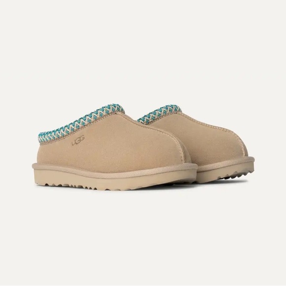 Ugg Tasman II Slipper  Color: Driftwood / White Pepper  big kids size - Picture 2 of 11